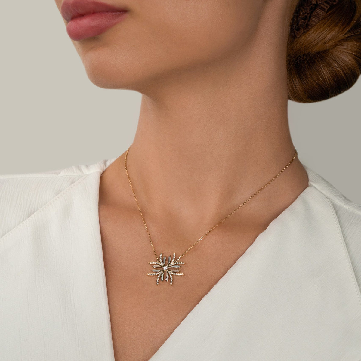 Nix natural diamond necklace medium pendant