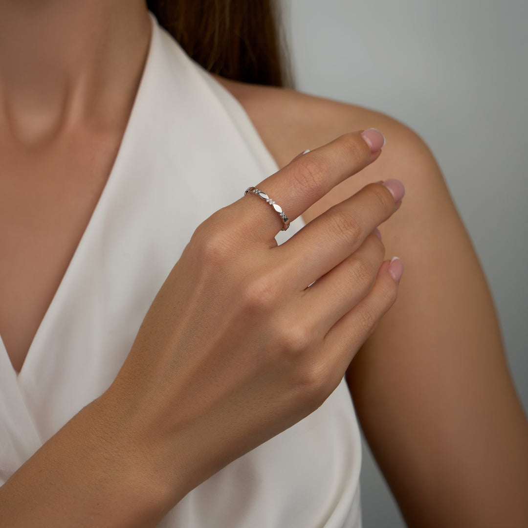 Lunéa Natural Diamond Band