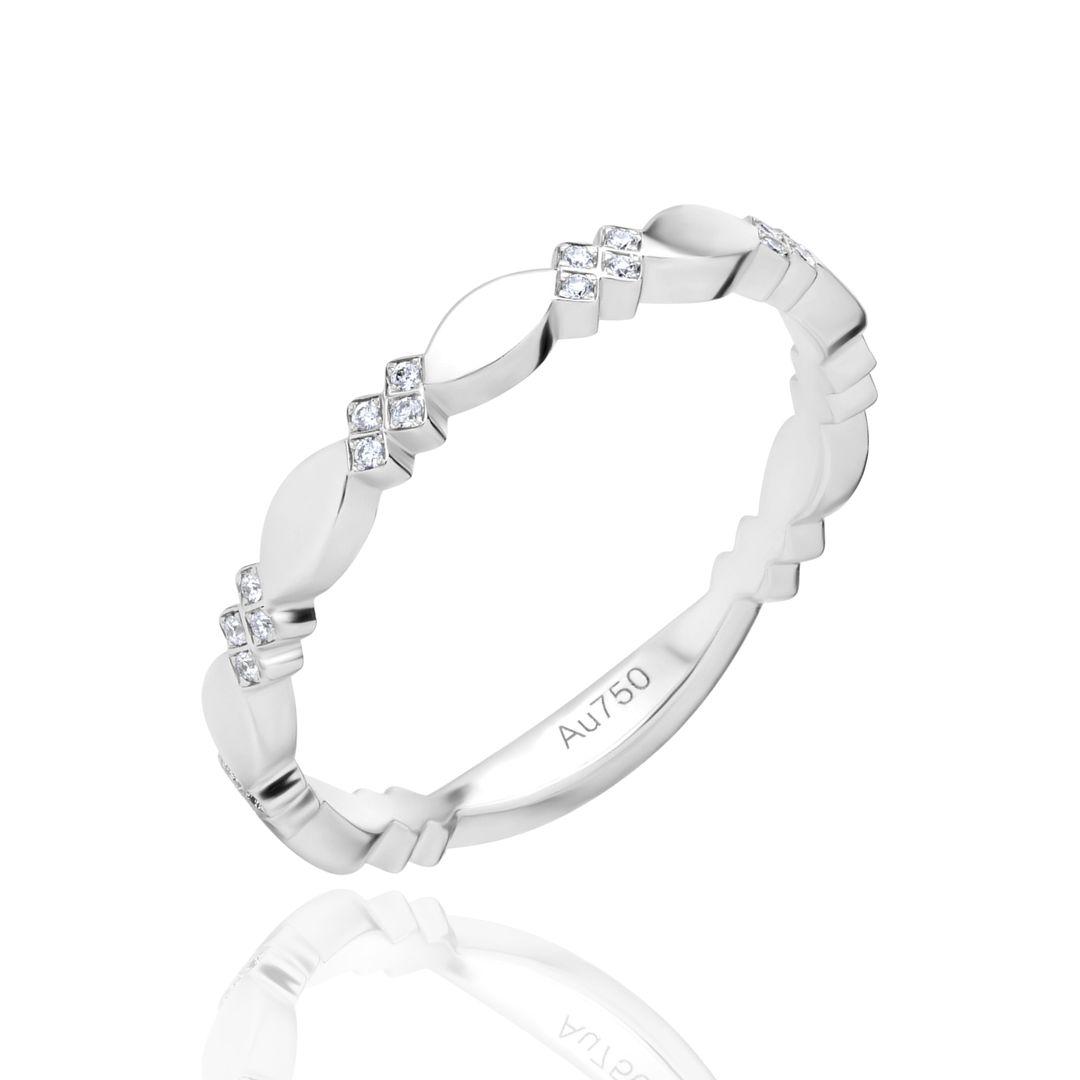 Lunéa Natural Diamond Band
