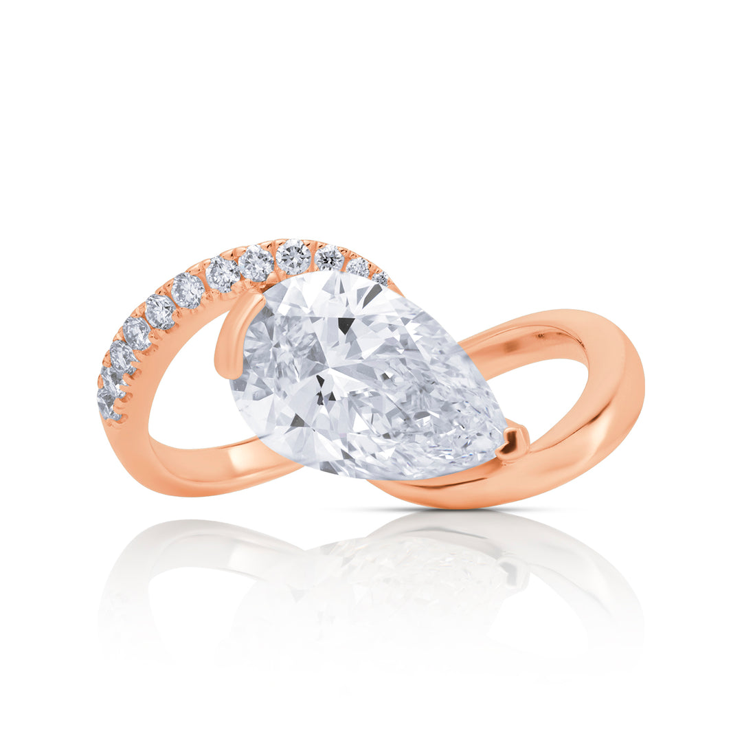 Special Lab Diamond Ring Pear with Pave