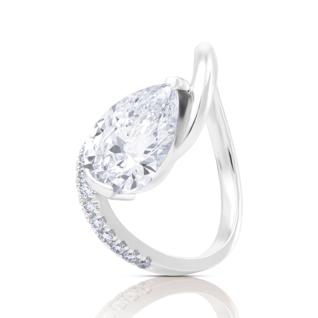 Special Lab Diamond Ring Pear with Pave