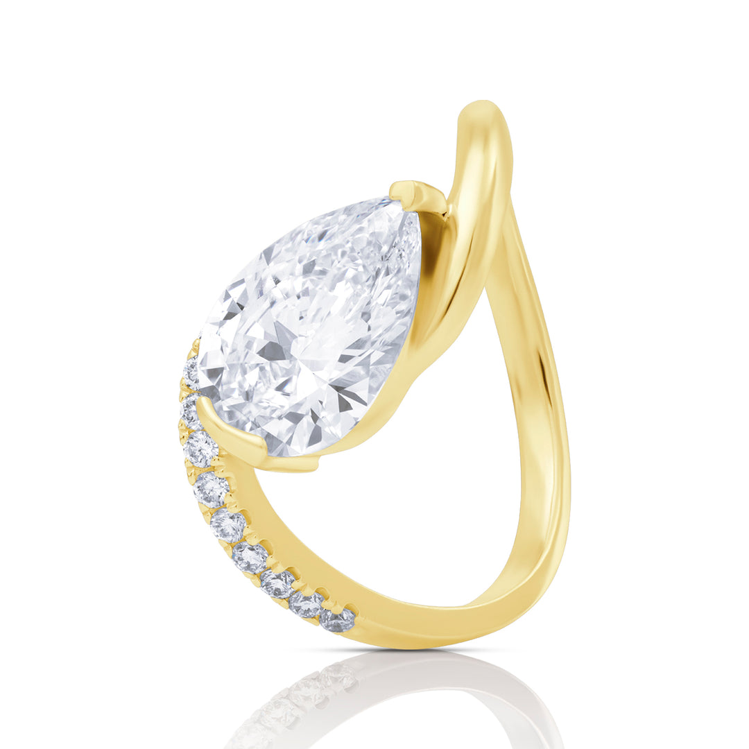 Special Lab Diamond Ring Pear with Pave