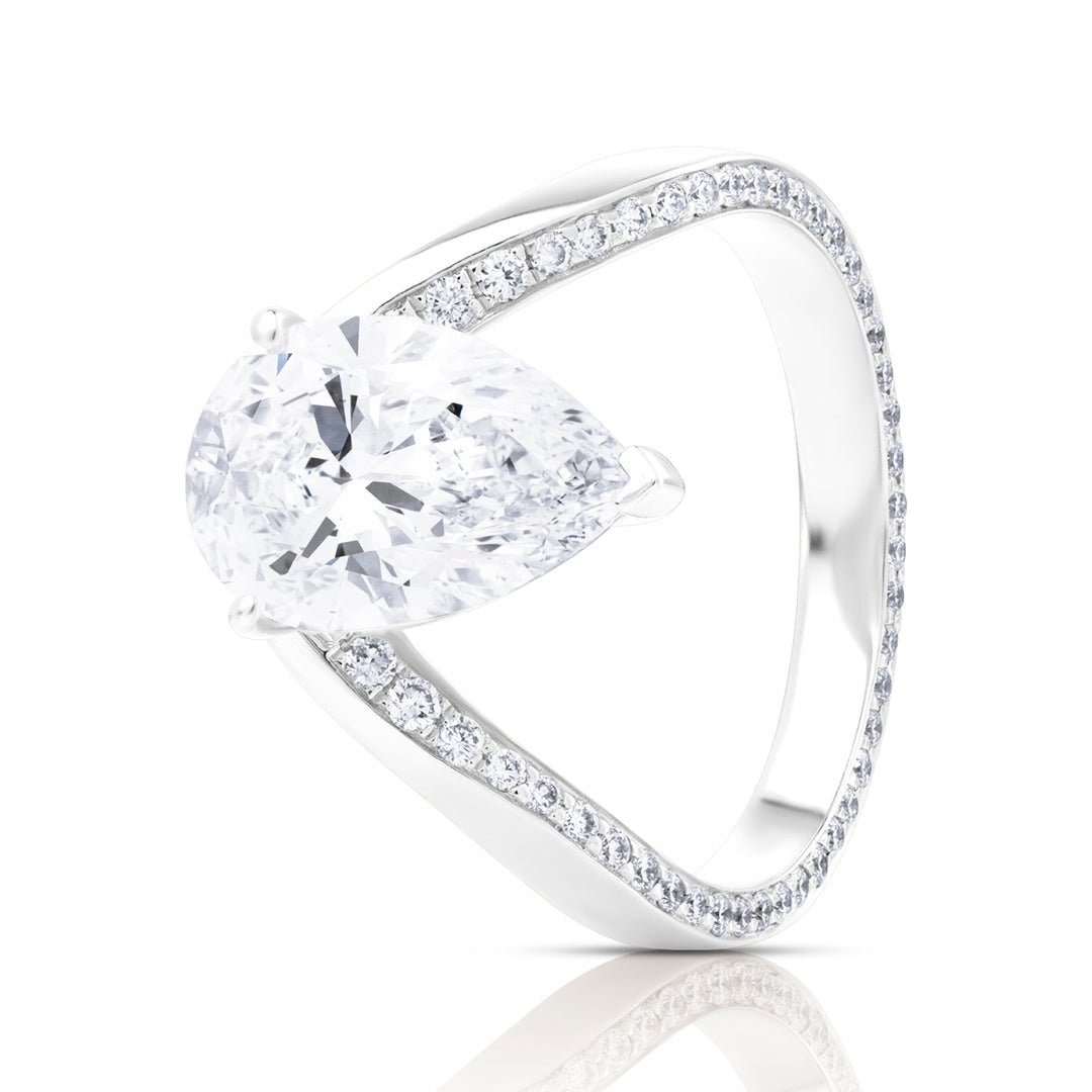 Special Lab Diamond Ring Pear with Pave