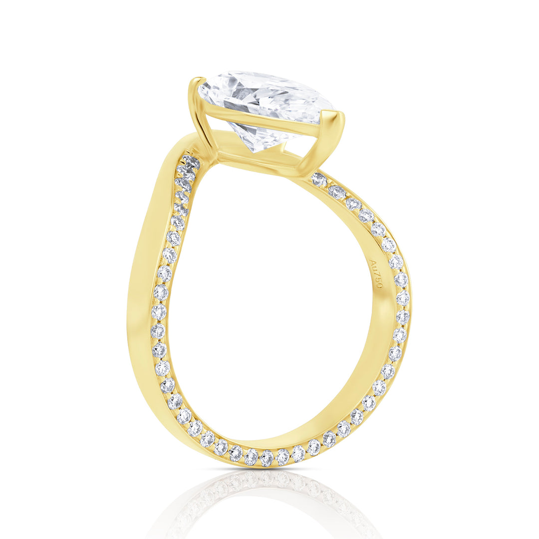 Special Lab Diamond Ring Pear with Pave