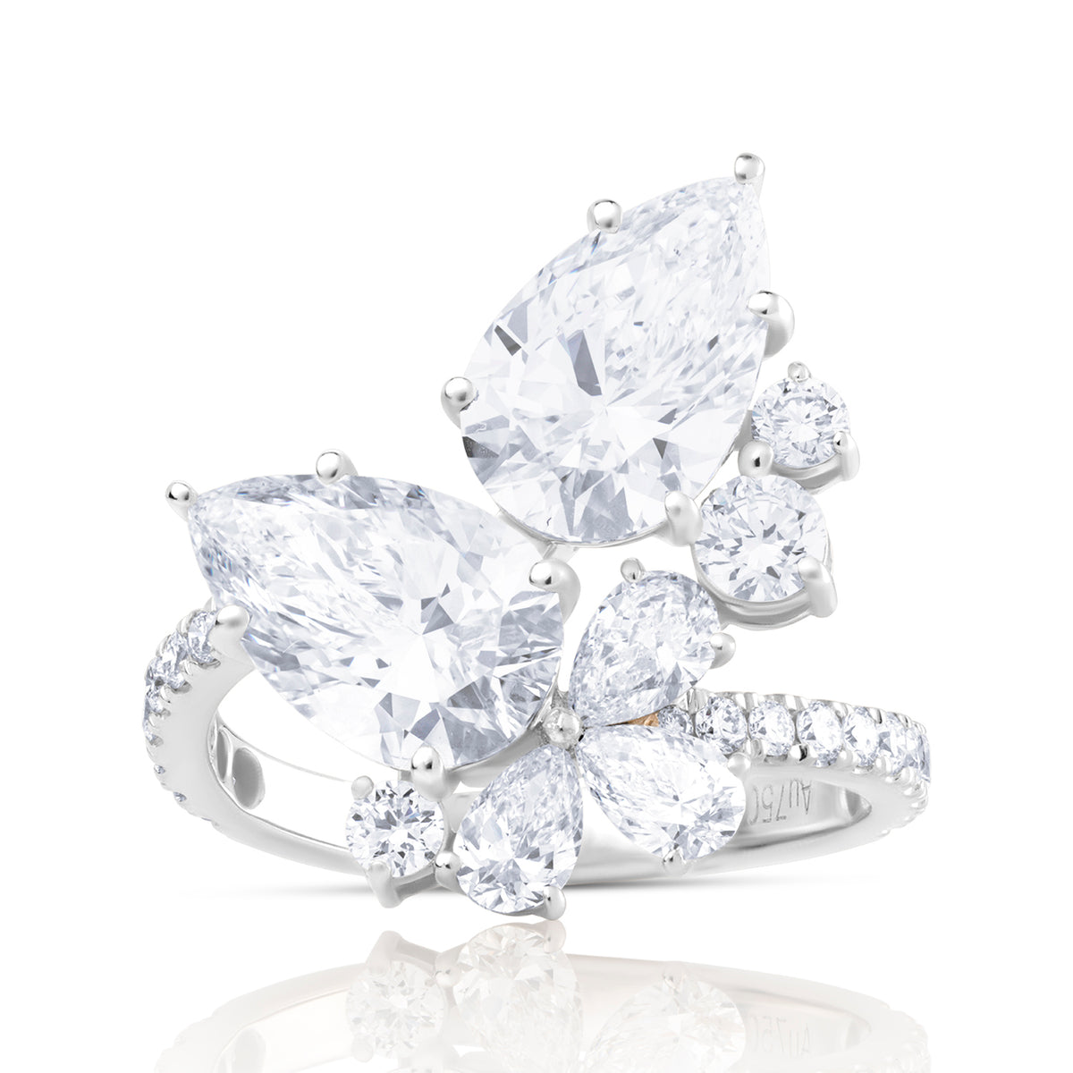 Special lab diamond ring pear and round with pave