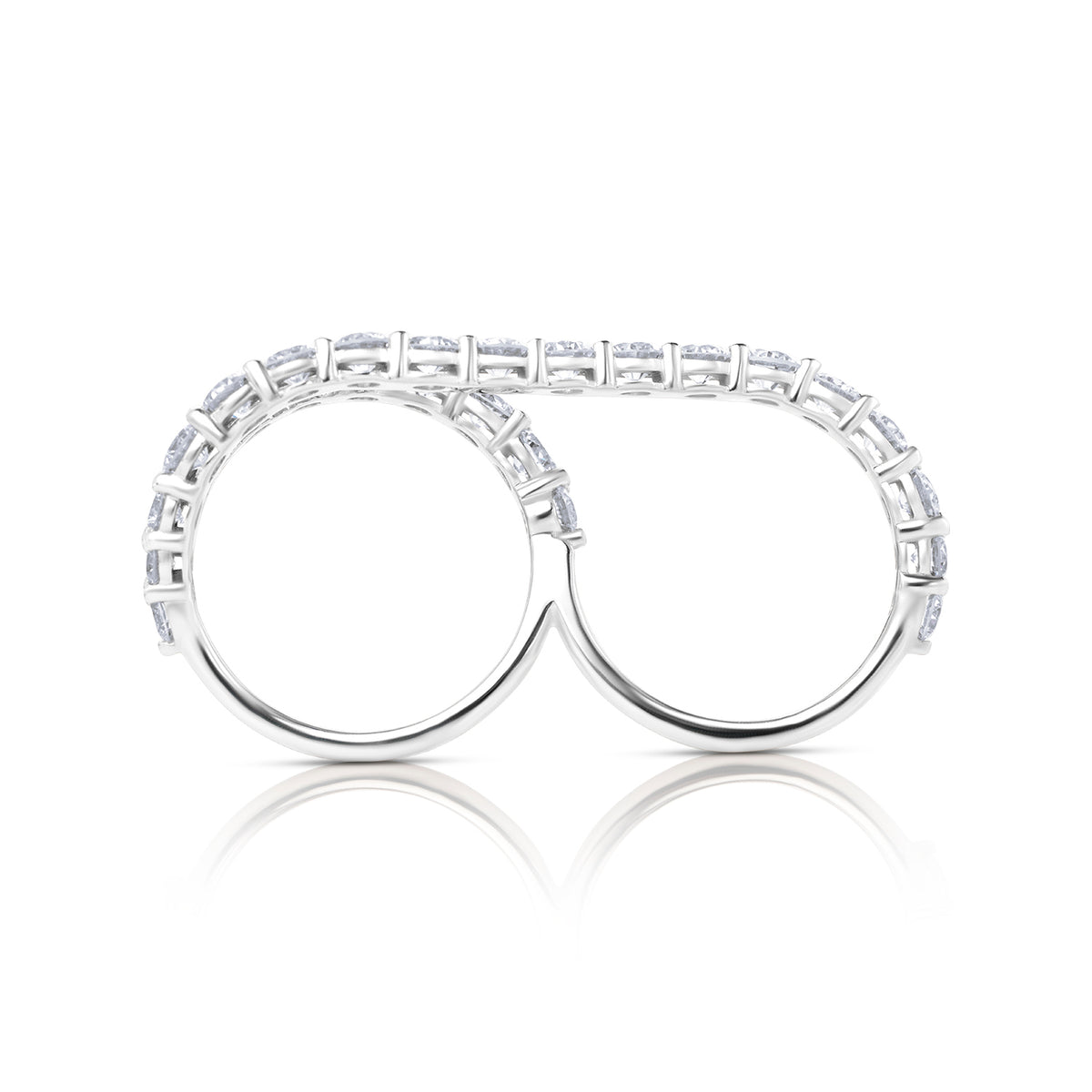 Two finger lab diamond ring round