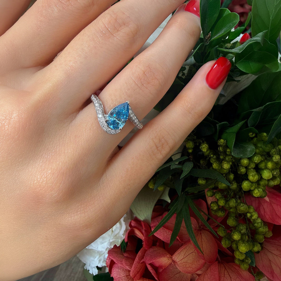 Special Lab Diamond Ring Fancy Blue Pear