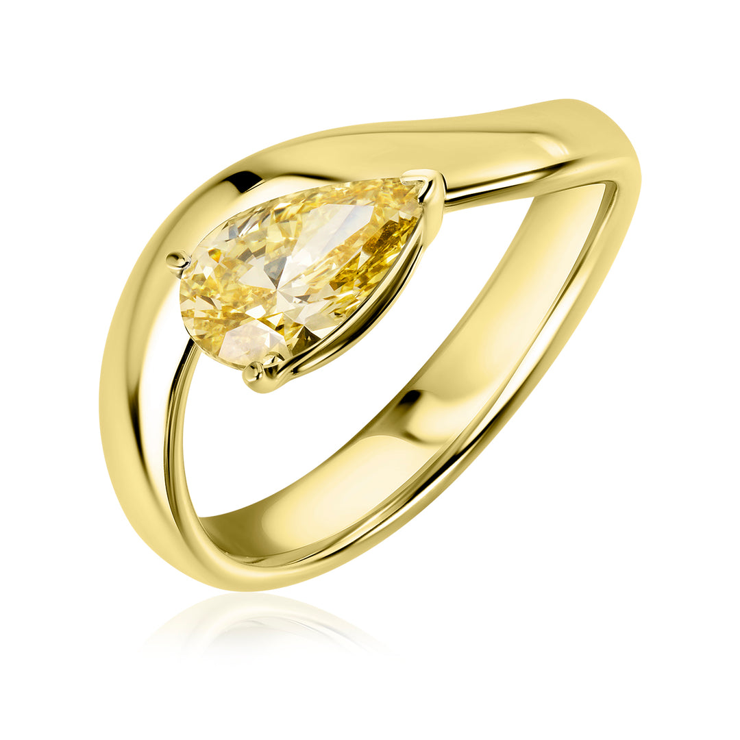 Pinky Lab Diamond Ring Fancy Yellow Pear
